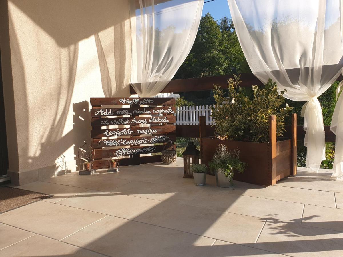 Amica Vendeghaz Villa Zalakaros Luaran gambar